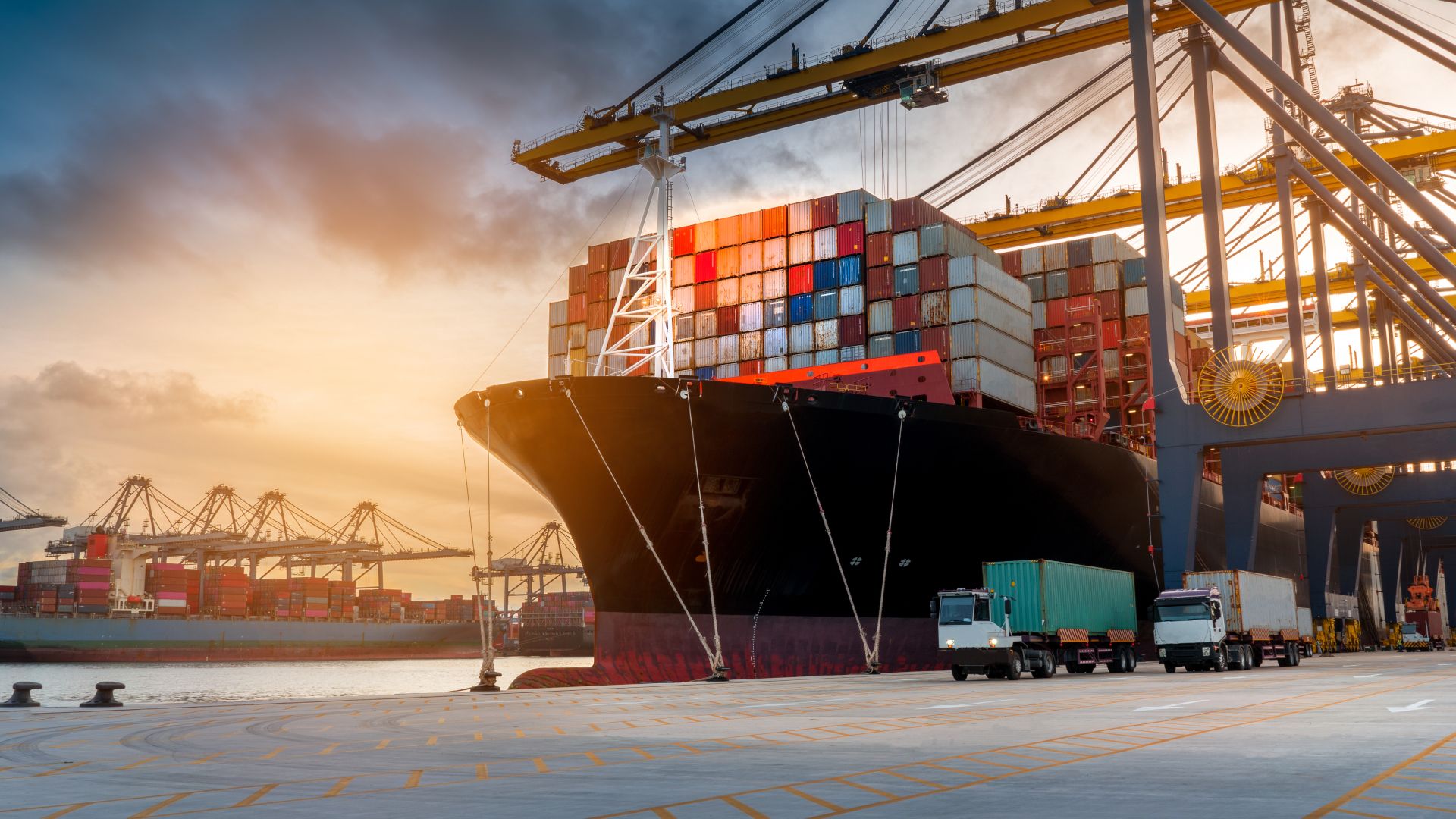 Một chiếc thuyền trong đại dương