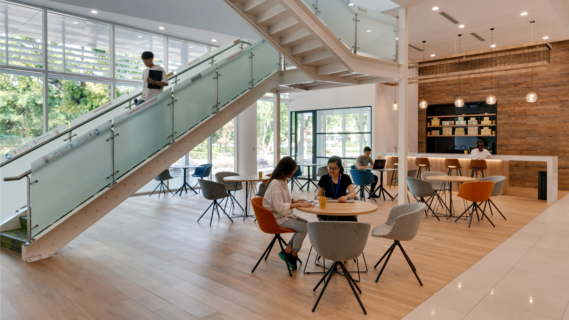 Văn phòng thông minh, định hướng công nghệ của Unilever giúp nhân viên dễ dàng tiếp cận và thực hiện chuyển đổi số