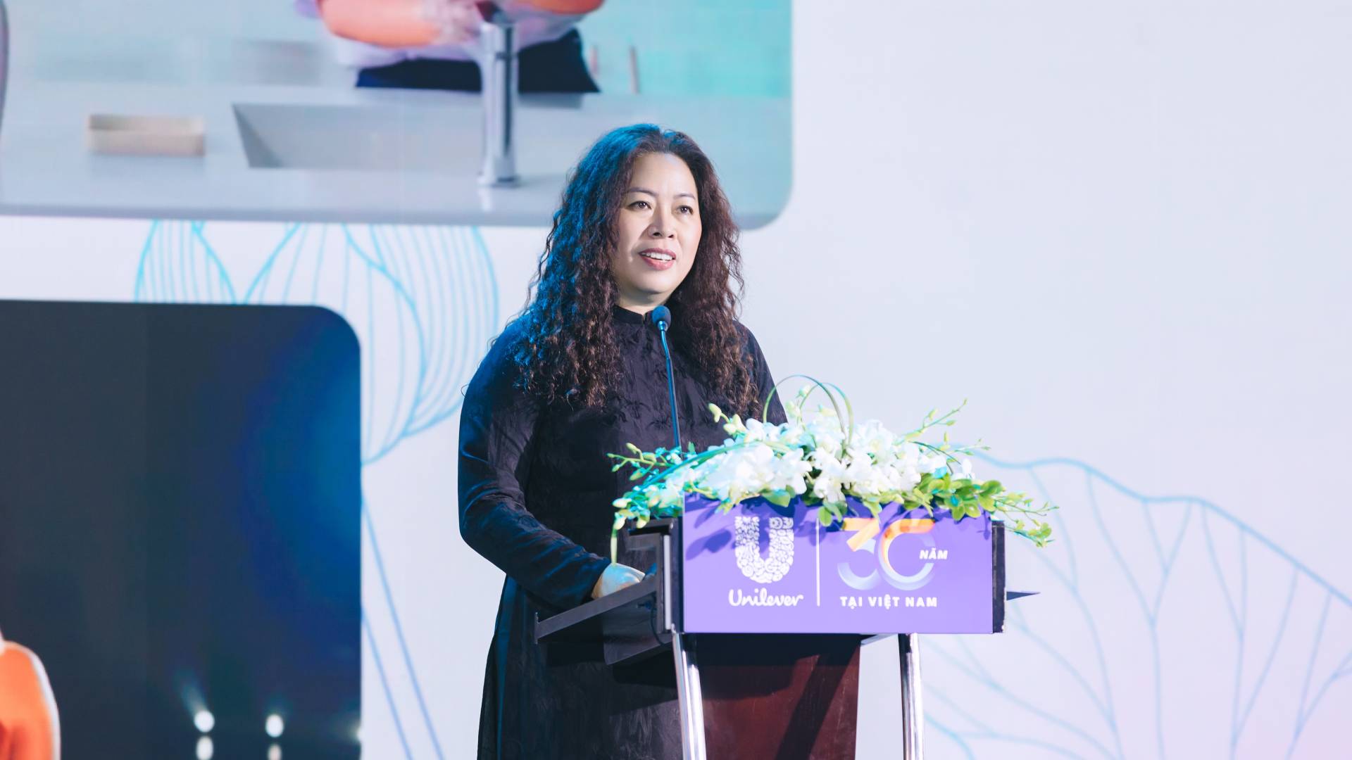 Bà Nguyễn Thị Bích Vân - Tổng Giám đốc Quốc gia Unilever Việt Nam phát biểu khai mạc