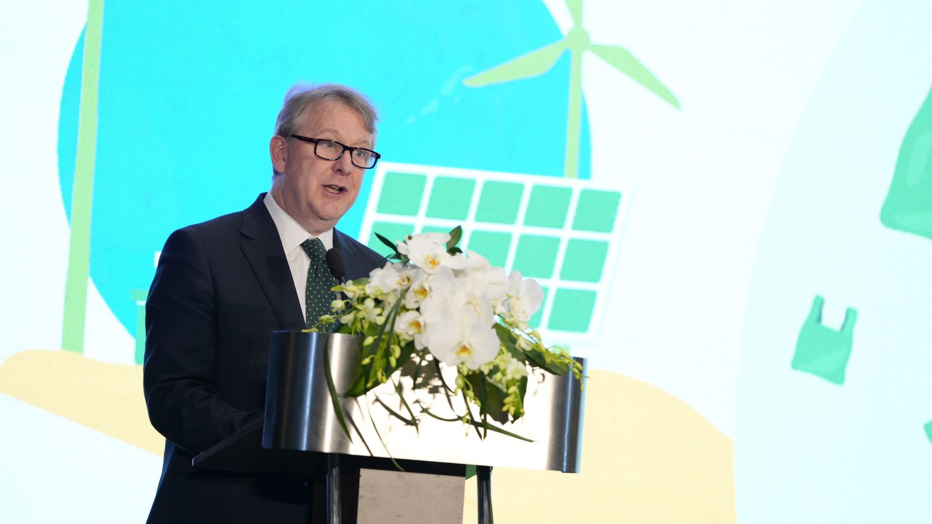 Ông Chris Jeffery phát biểu tại chương trình giải pháp tuần hoàn nhựa