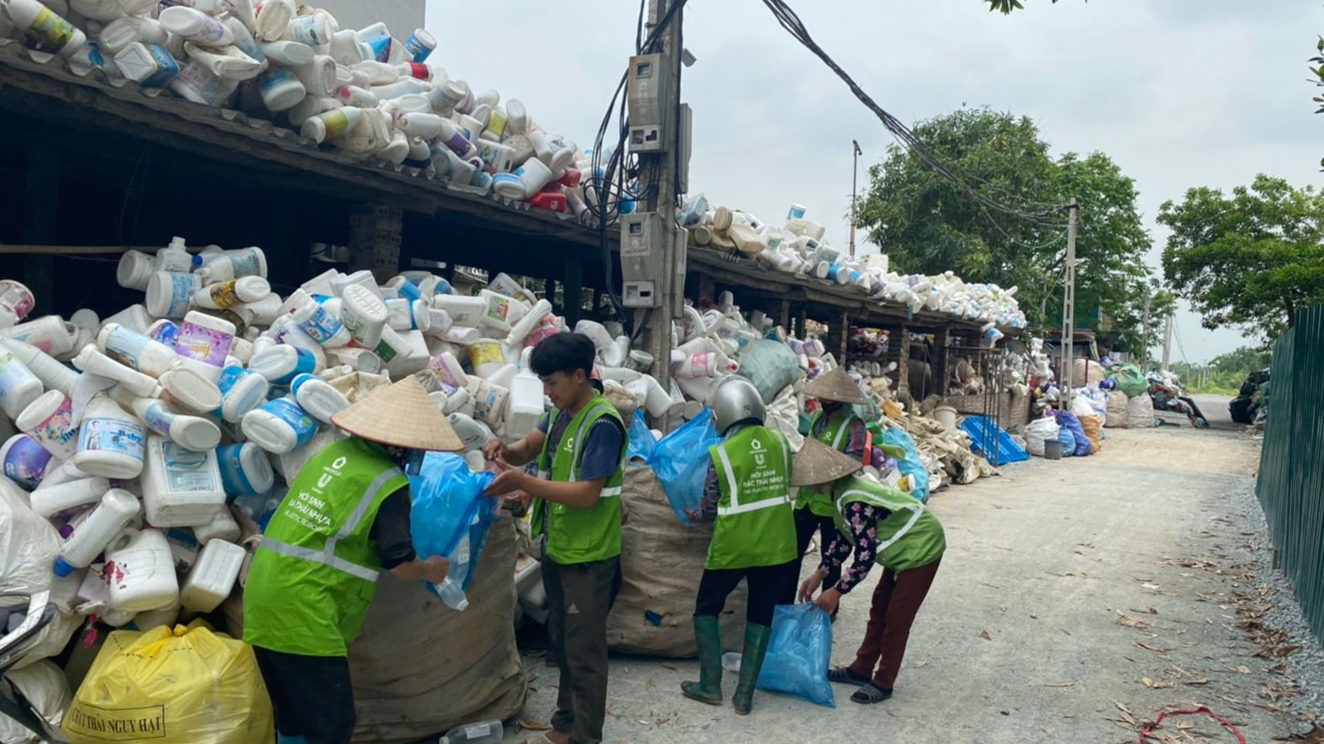 Unilever xây dựng hệ thống phân loại tại nguồn và thu gom rác thải nhựa tại Việt Nam
