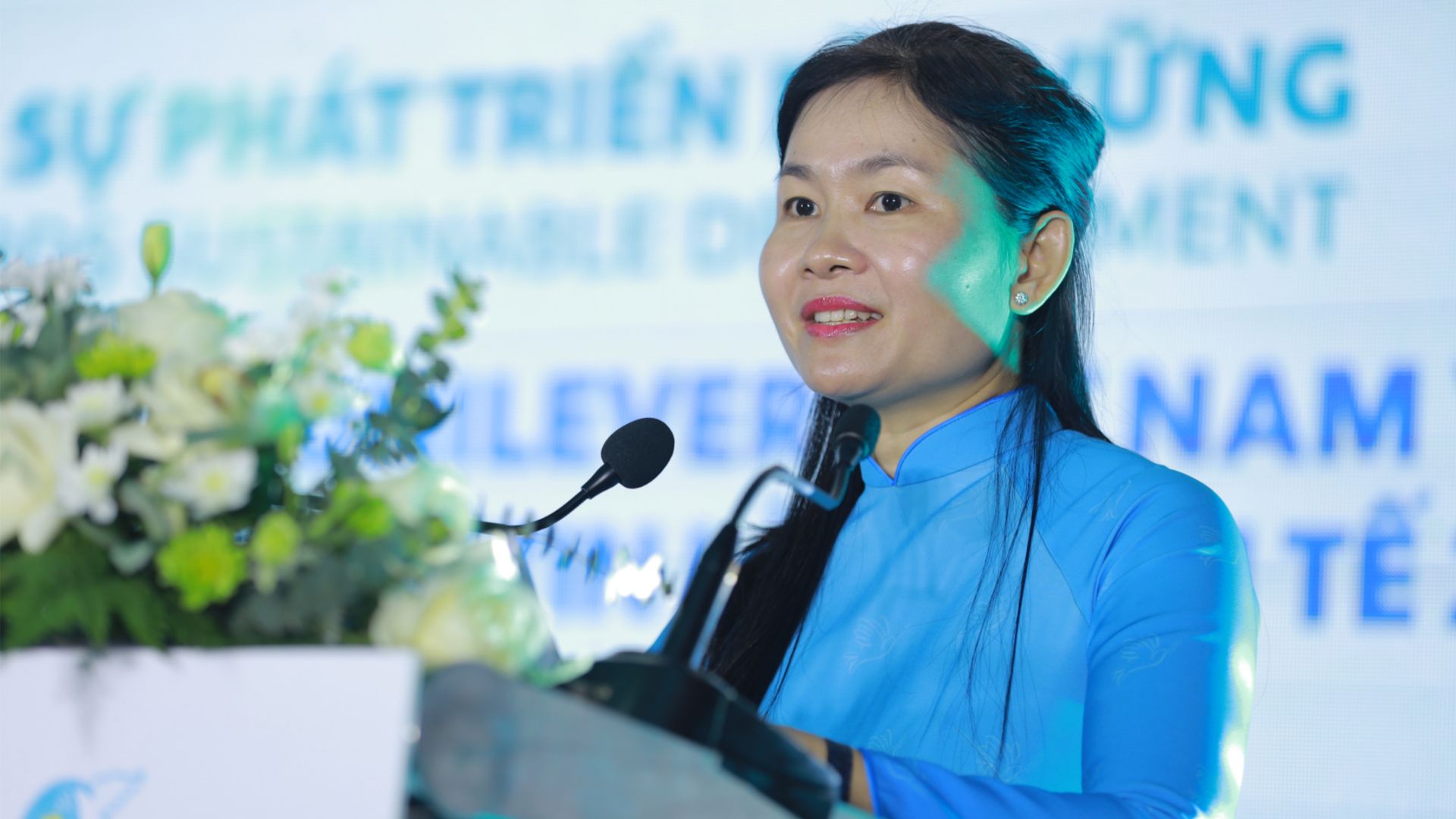 Bà Tôn Ngọc Hạnh, Uỷ viên dự khuyết Ban Chấp hành Trung Ương Đảng, Phó Chủ tịch Trung ương Hội Liên Hiệp Phụ Nữ Việt Nam