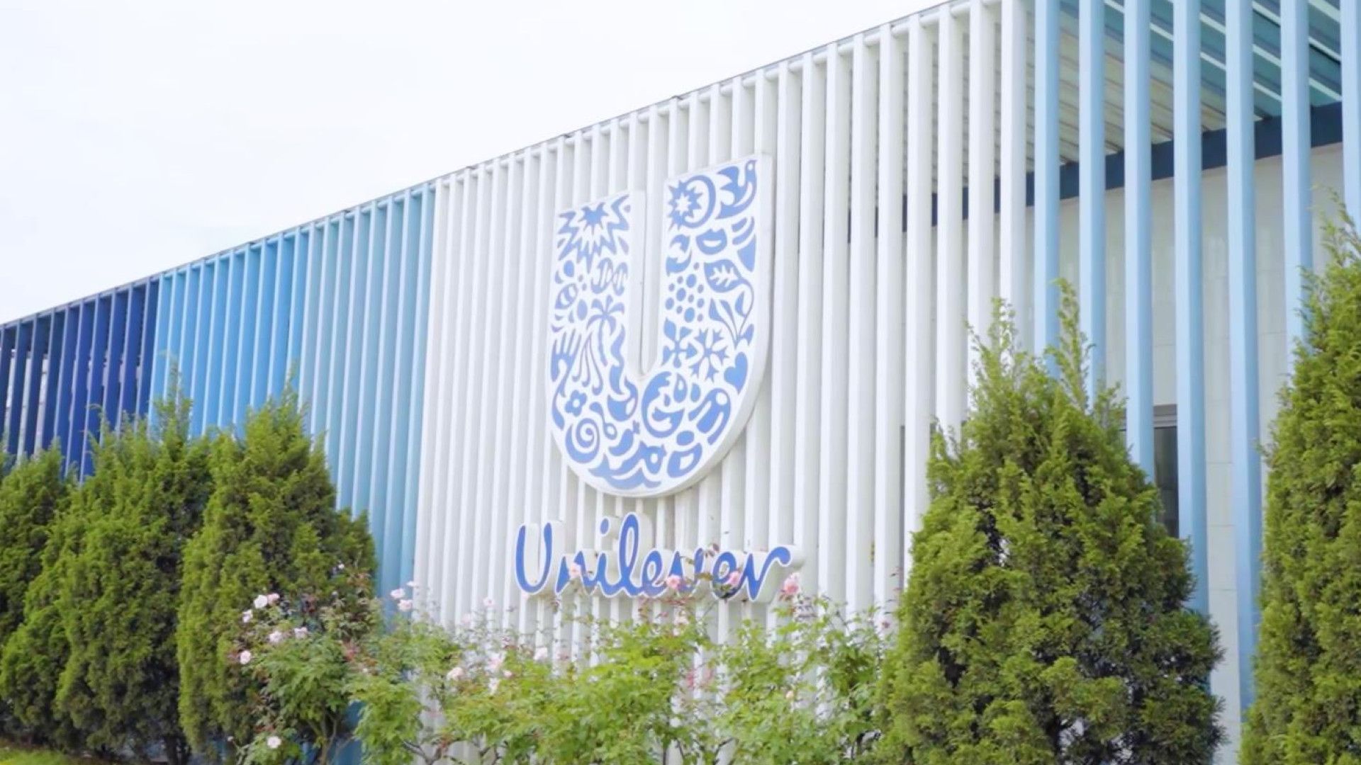 Logo của Unilever trên một tòa nhà.