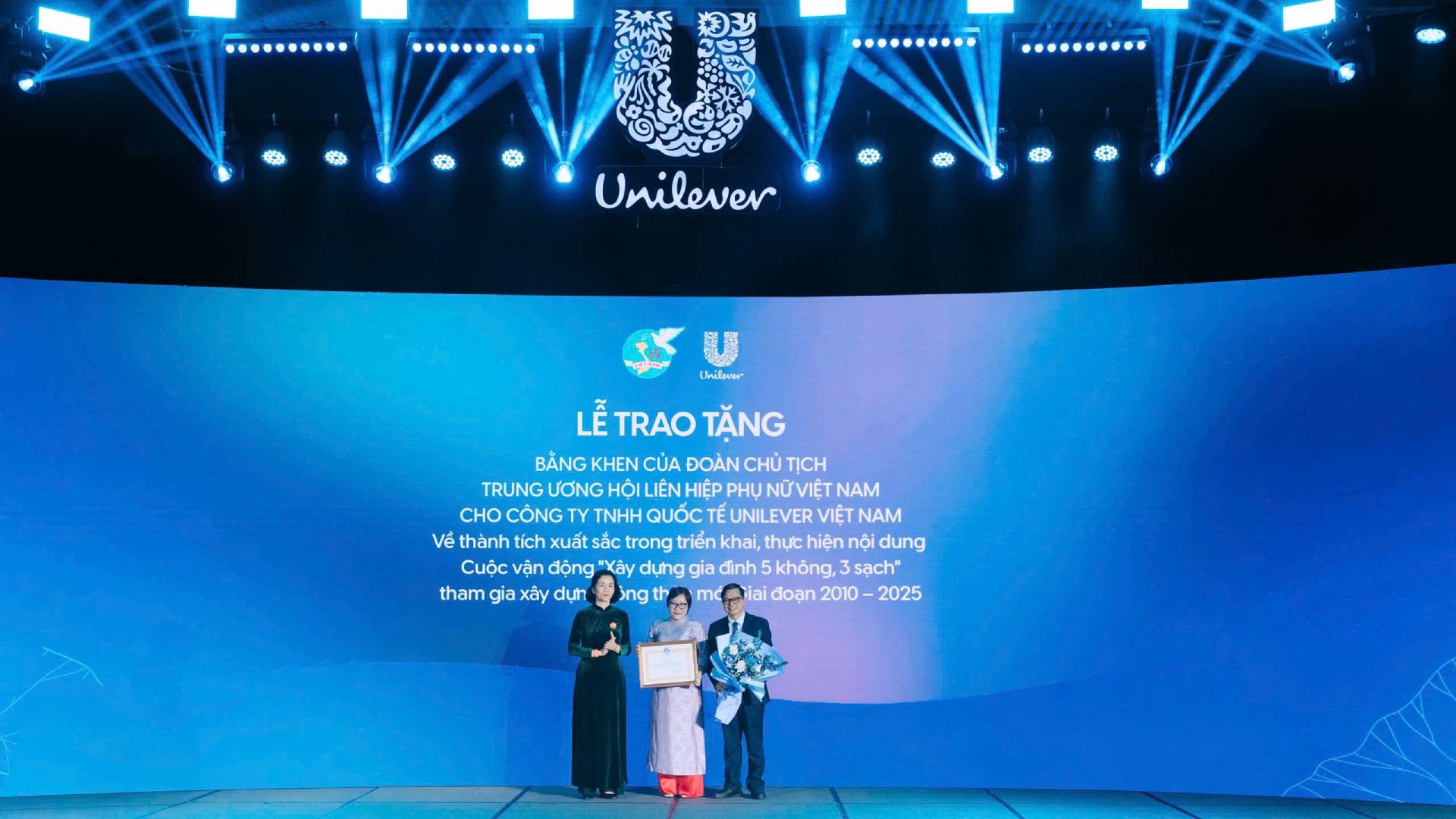Bằng khen từ Hội Liên hiệp Phụ nữ Việt Nam cho Unilever Việt Nam