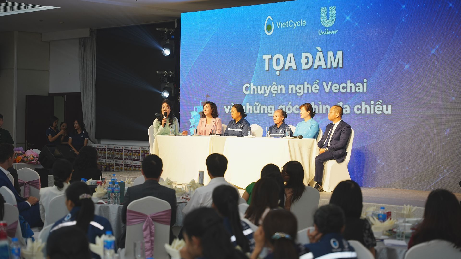 Toạ đàm_ Chuyện nghề ve chai và những góc nhìn đa chiều