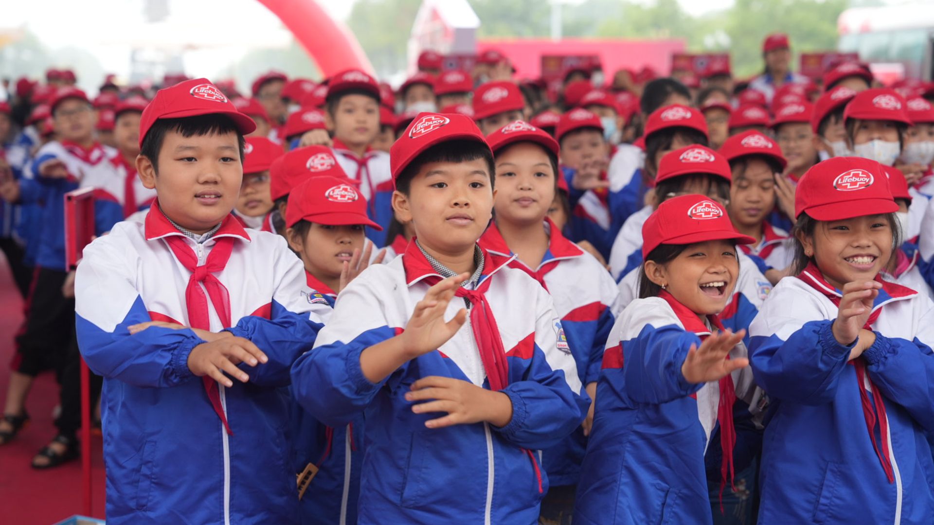 Học sinh hưởng ứng rửa tay của Unilever