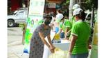 Unilever tổ chức thu gom rác nhựa đổi quà tặng cho người dân