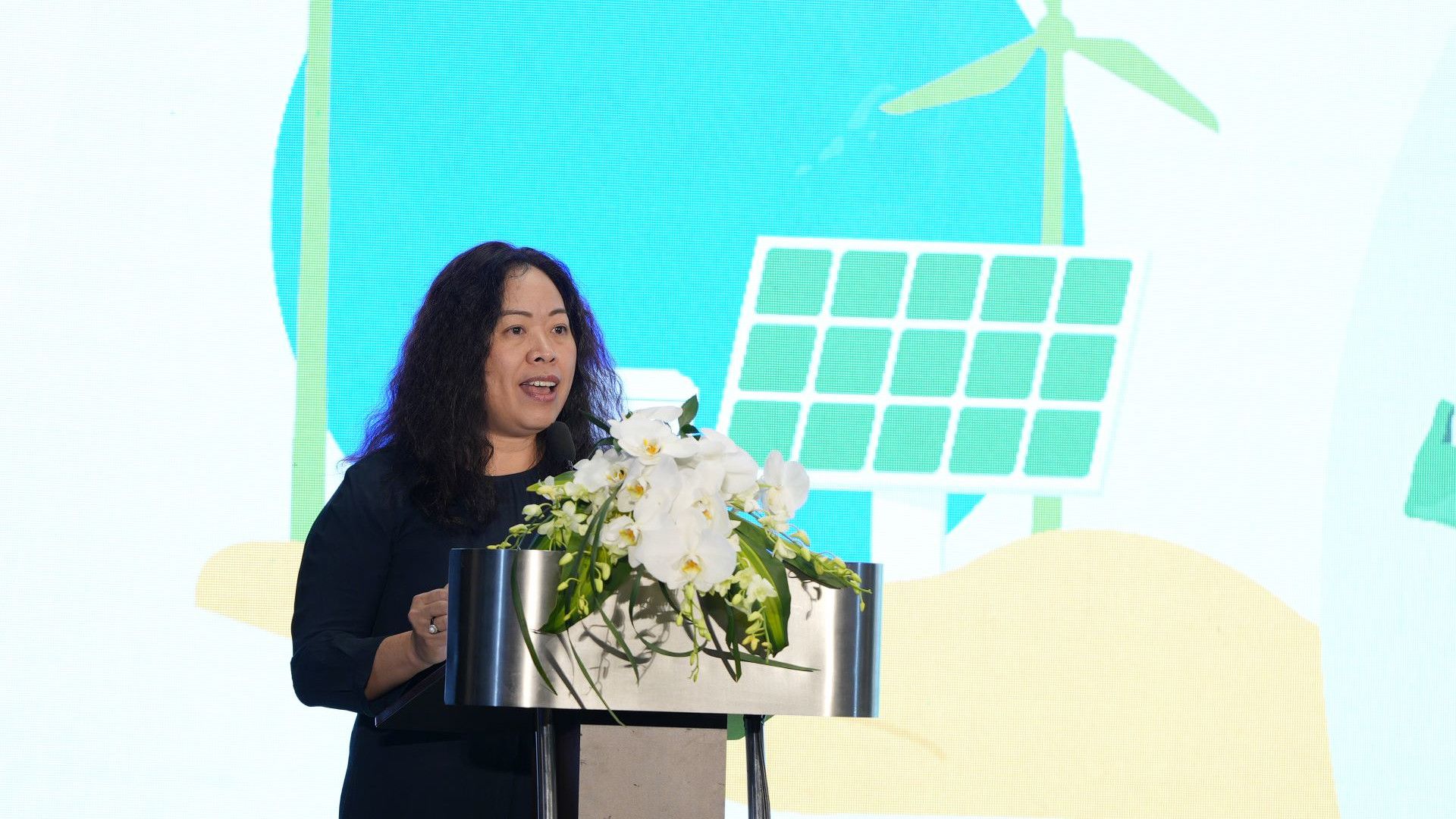 Bà Nguyễn Thị Bích Vân phát biểu tại chương trình Giải pháp tuần hoàn nhựa